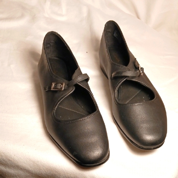 Clarks Pure Flat MaryJane Shoes - Picture 1 of 7
